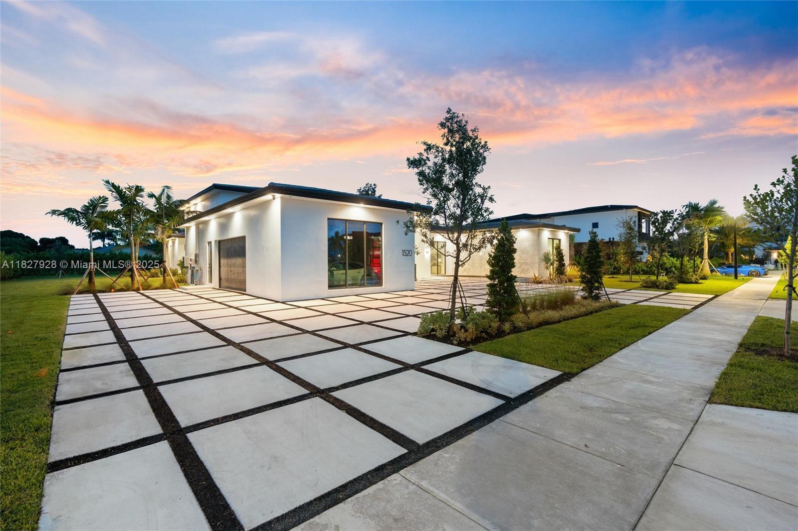 Property Photo: 1520 SW 149th Ter FL 33326