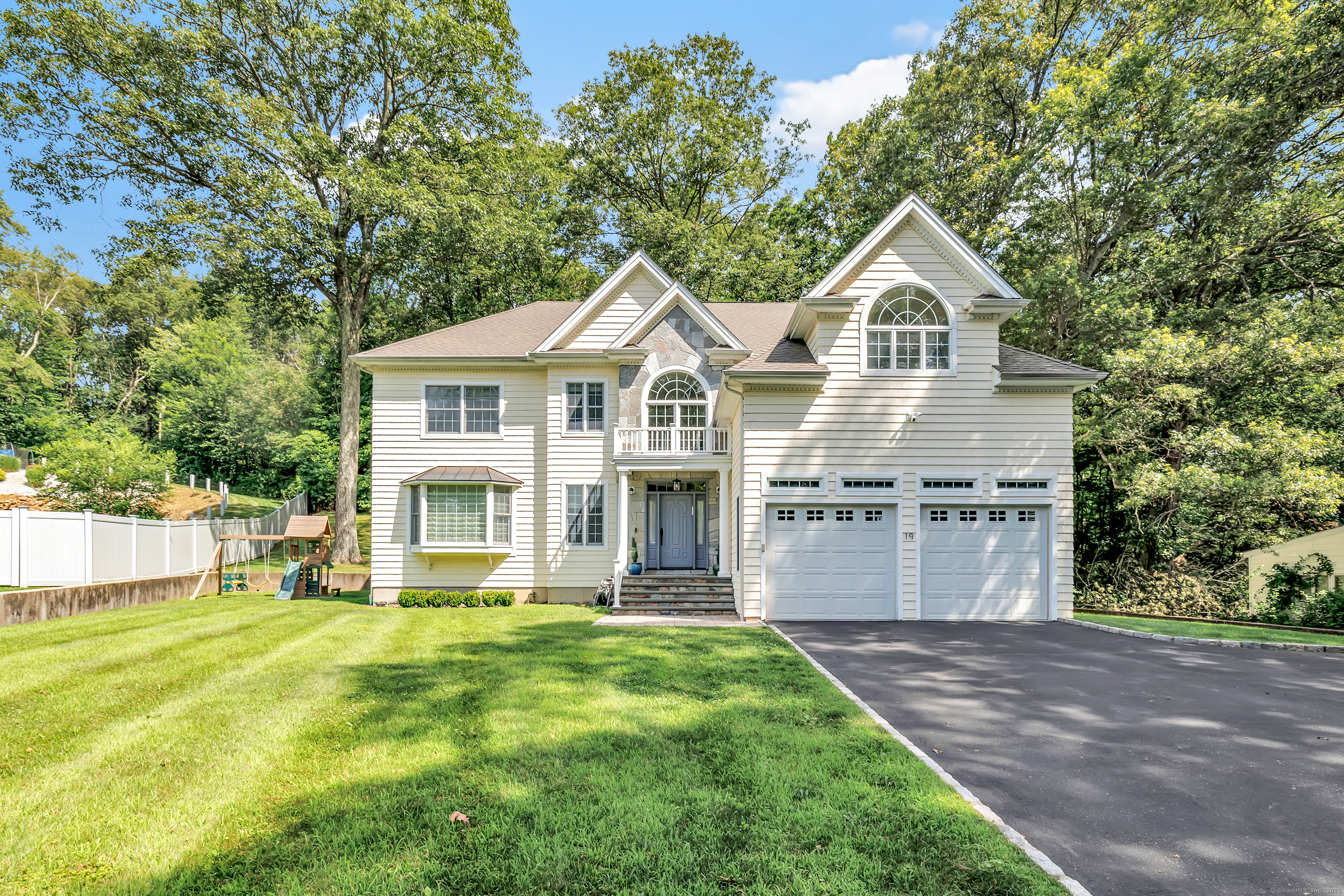 Property Photo: 19 Woodlawn Drive CT 06611