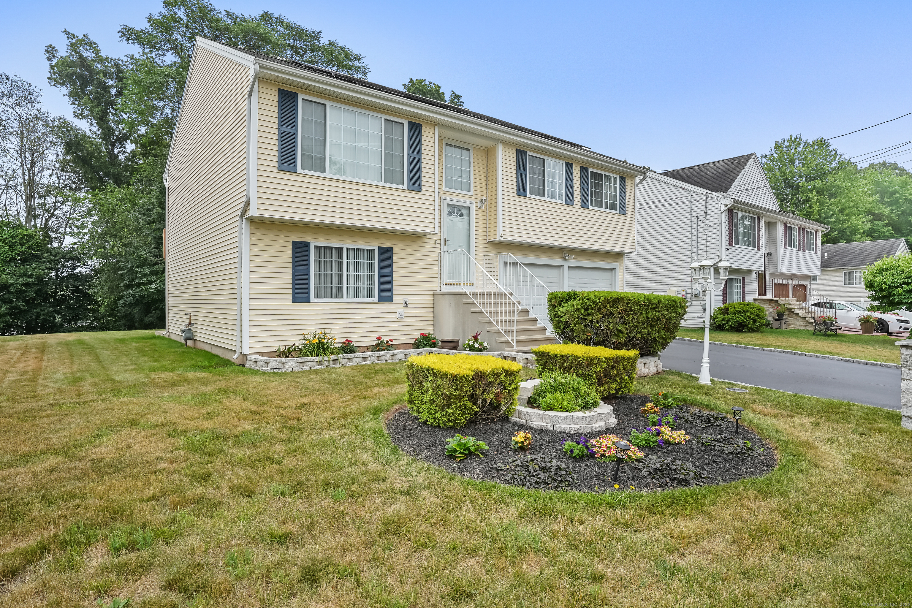 Property Photo:  4 Russo Terrace  CT 06513 