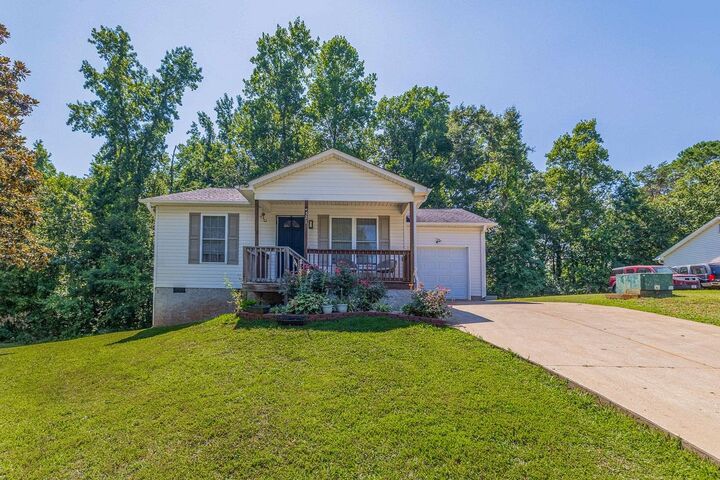 Property Photo: 521 Signal Hill Lane SC 29349