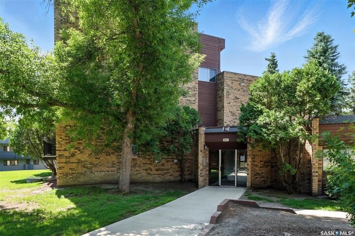 Photo de la propriété:  802C Kingsmere Boulevard 106  SK S7J 4B7 