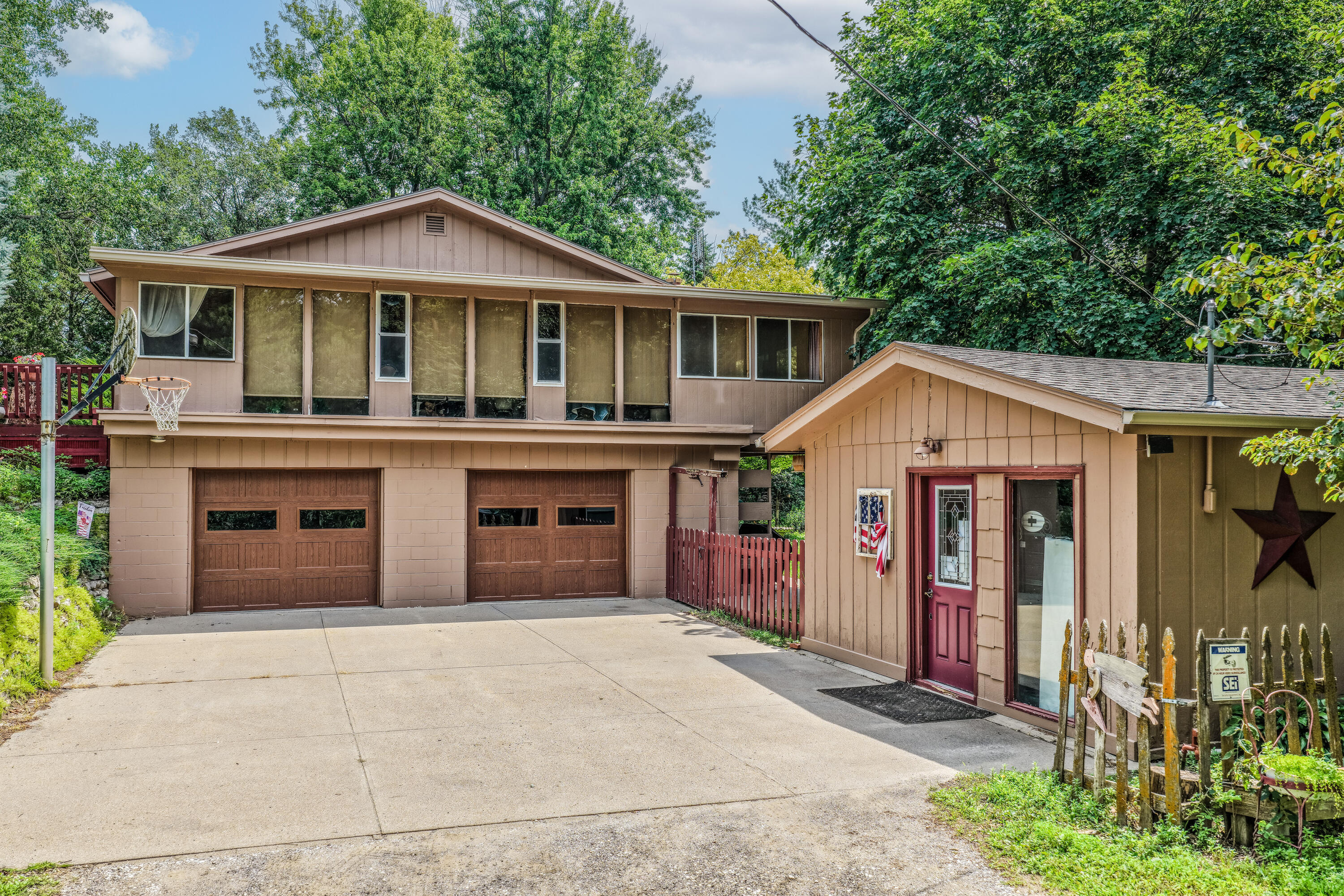 Property Photo: 2224 295th Street IA 51555