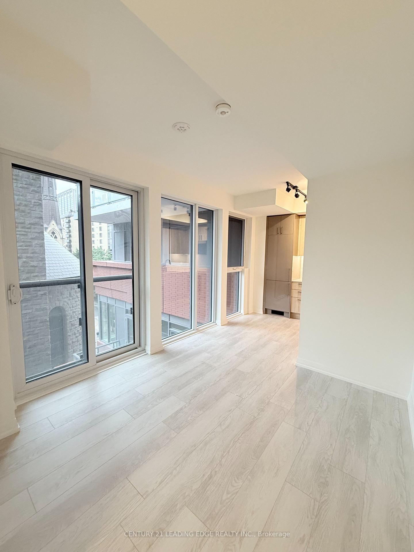 Property Photo:  280 Dundas Street W 516  ON M4T 1V4 