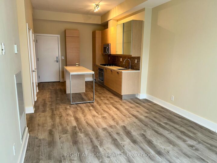 Property Photo: 66 Kippendavie Avenue 217 ON M4L 0A4
