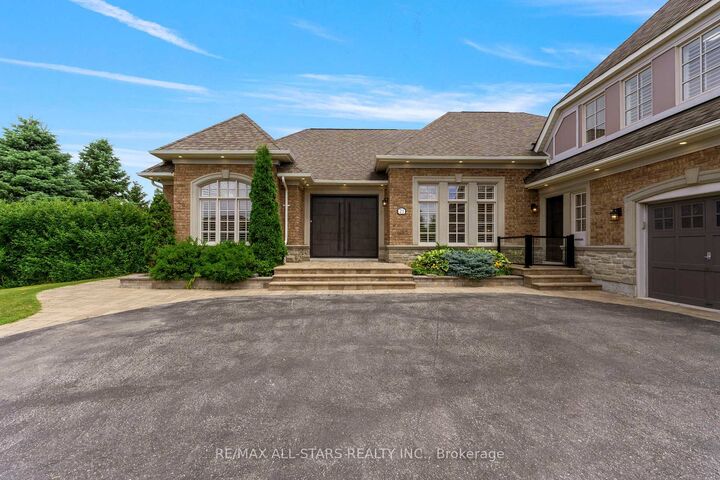 Property Photo:  21 Country Club Crescent  ON L9P 0B8