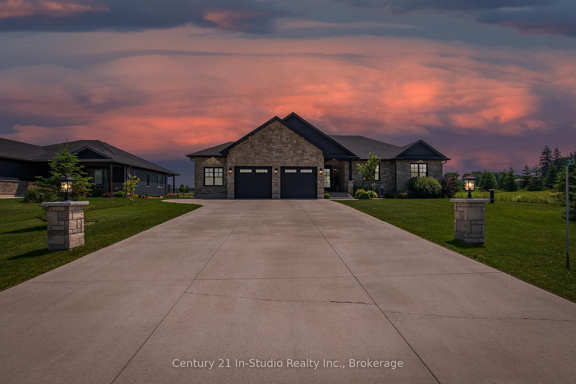 Property Photo: 33 Nickason Drive ON N0H 1A0