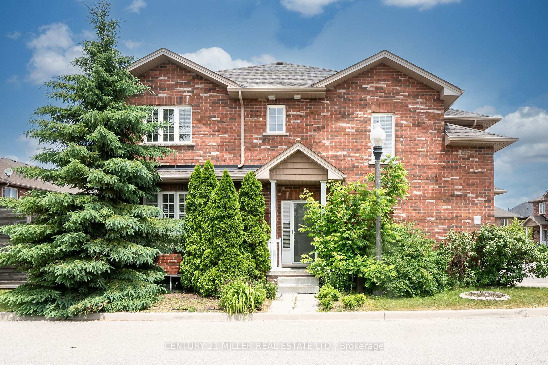 Property Photo: 45 Seabreeze Crescent 19 ON L8E 5C8