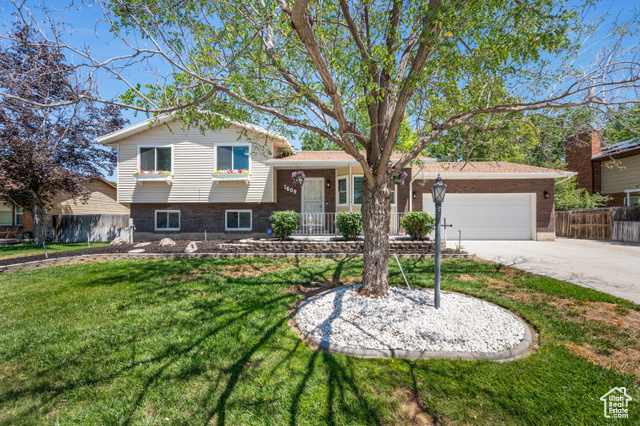 Property Photo:  1609 E Sego Lily Dr  UT 84092 