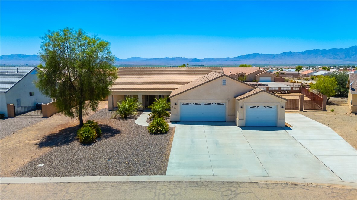 Property Photo: 6053 S Klamath Loop AZ 86426