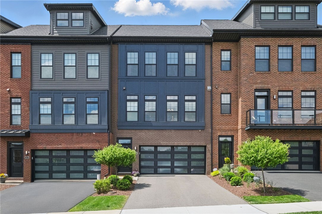 Property Photo: 349 Azalea PA 15367