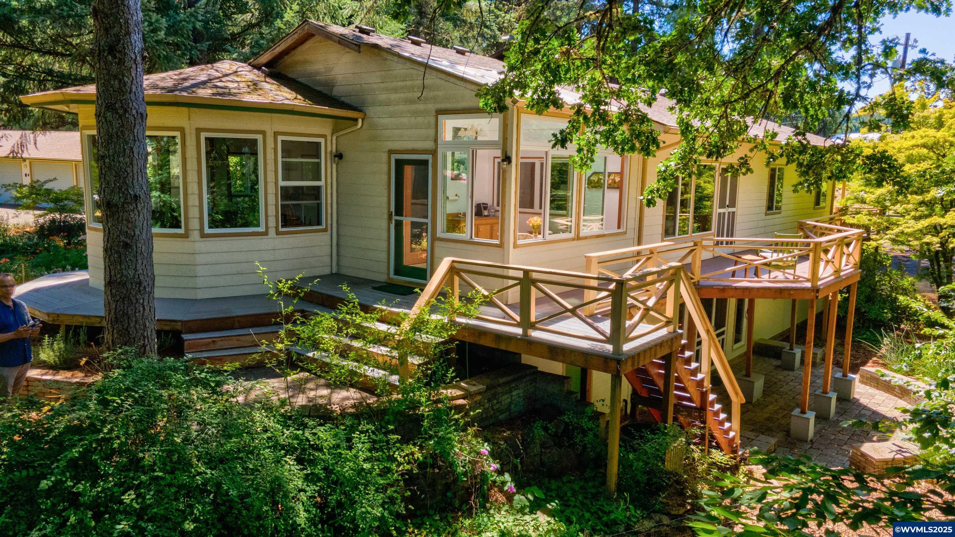 Property Photo: 1628 SW Clay St OR 97338