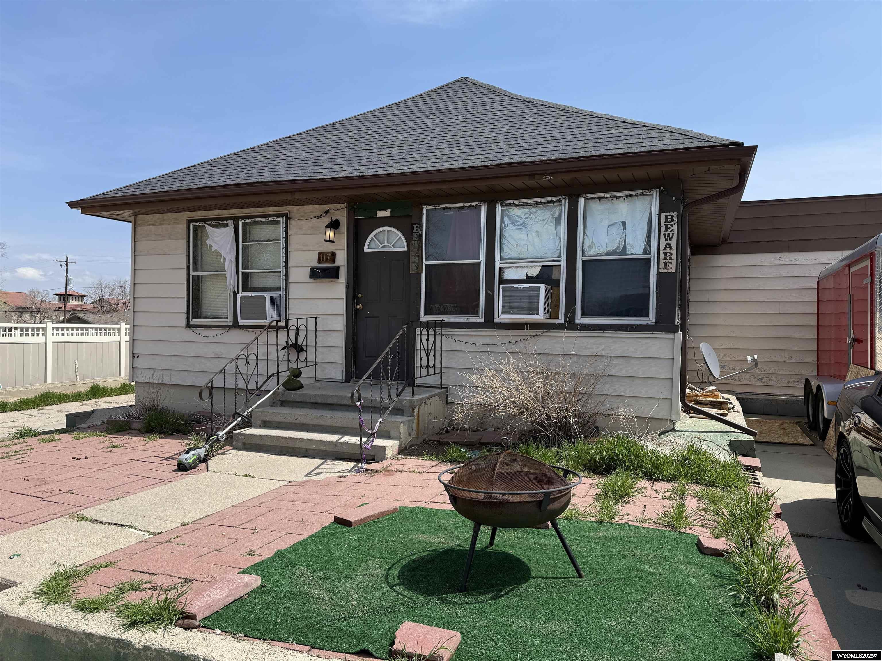 Property Photo: 1214 &Amp 1210 E 1st Street WY 82601
