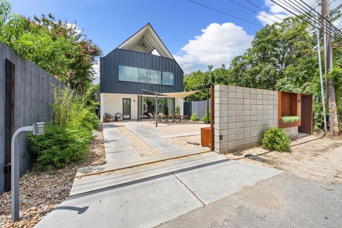 Property Photo: 2309 E 5th Street TX 78702