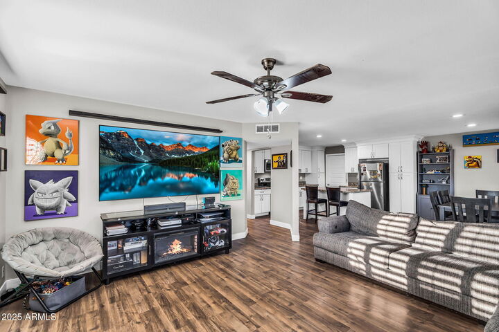 Property Photo:  1036 E Butler Drive  AZ 85020 