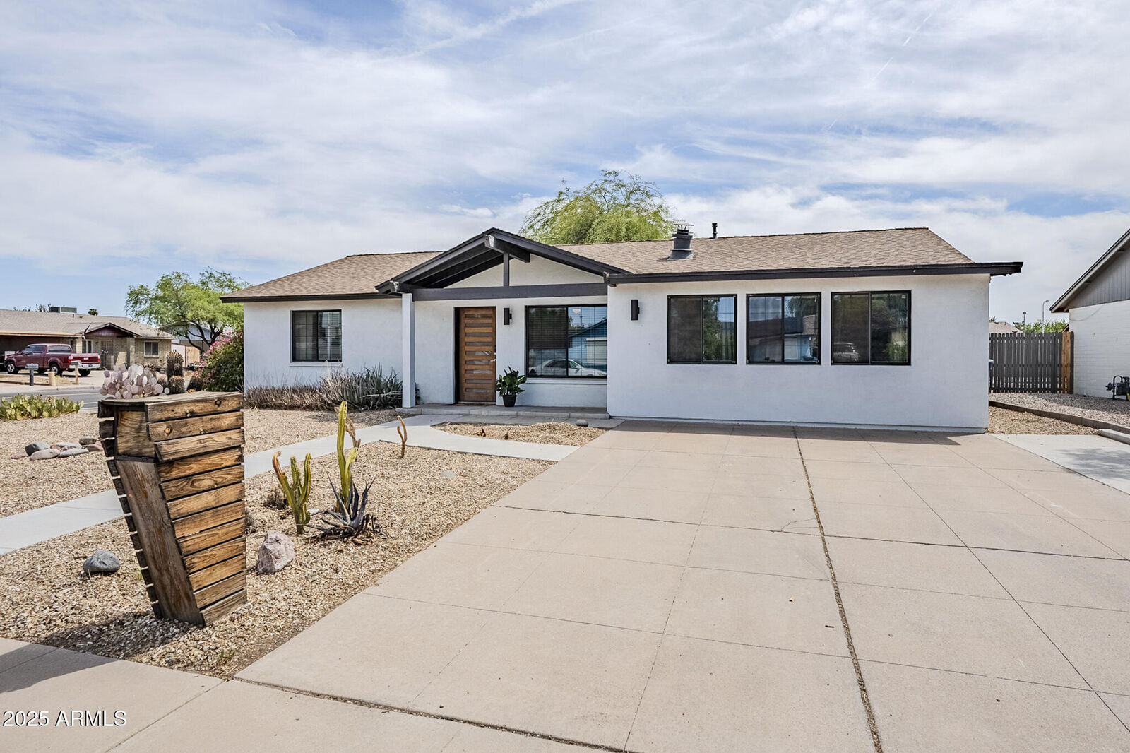 Property Photo: 1 W Rice Drive AZ 85283