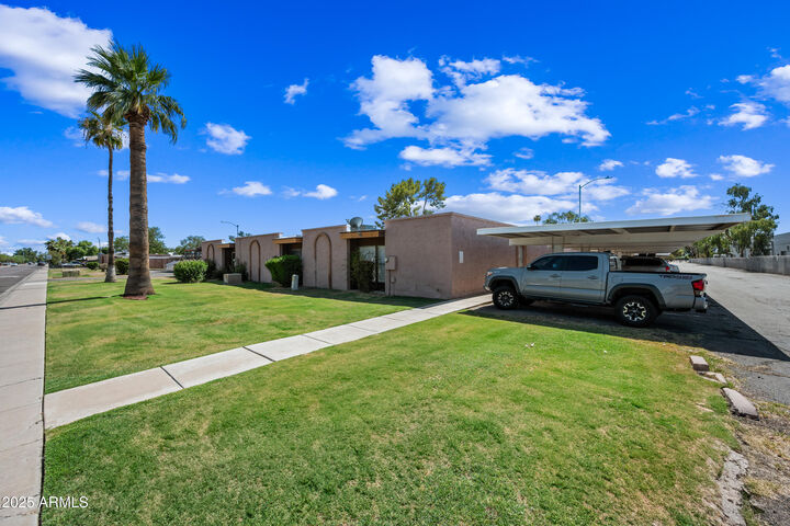 Property Photo: 7910 N 59th Lane AZ 85301