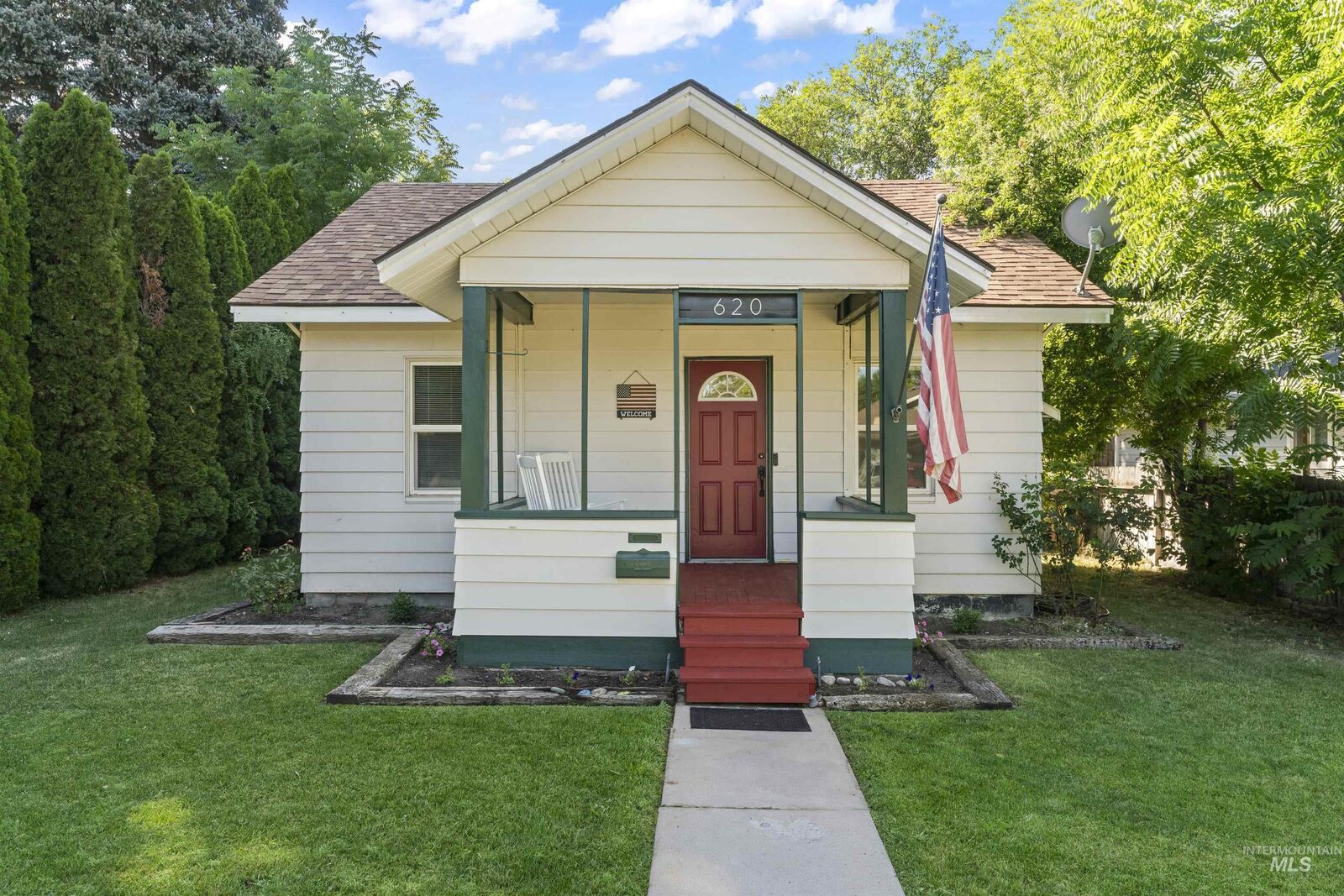 Property Photo:  620 19th Ave S  ID 83651 
