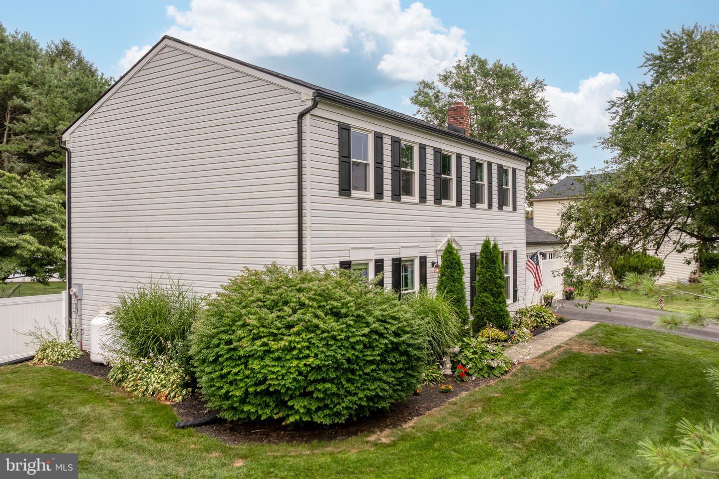 Property Photo:  3 Carlton Court  PA 17584 