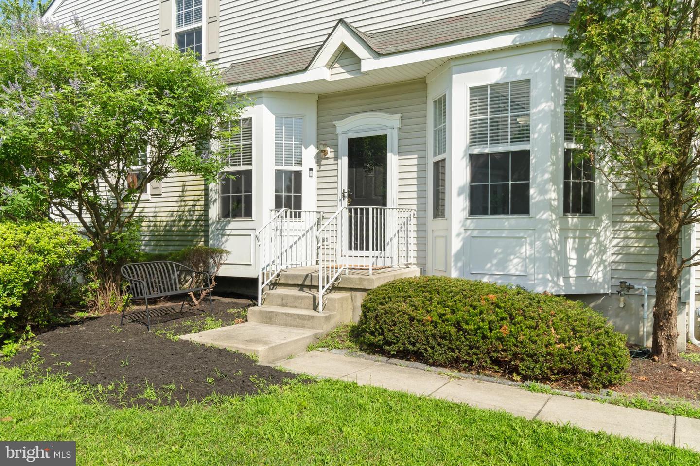 Property Photo:  22 Weaver Drive  NJ 08053 