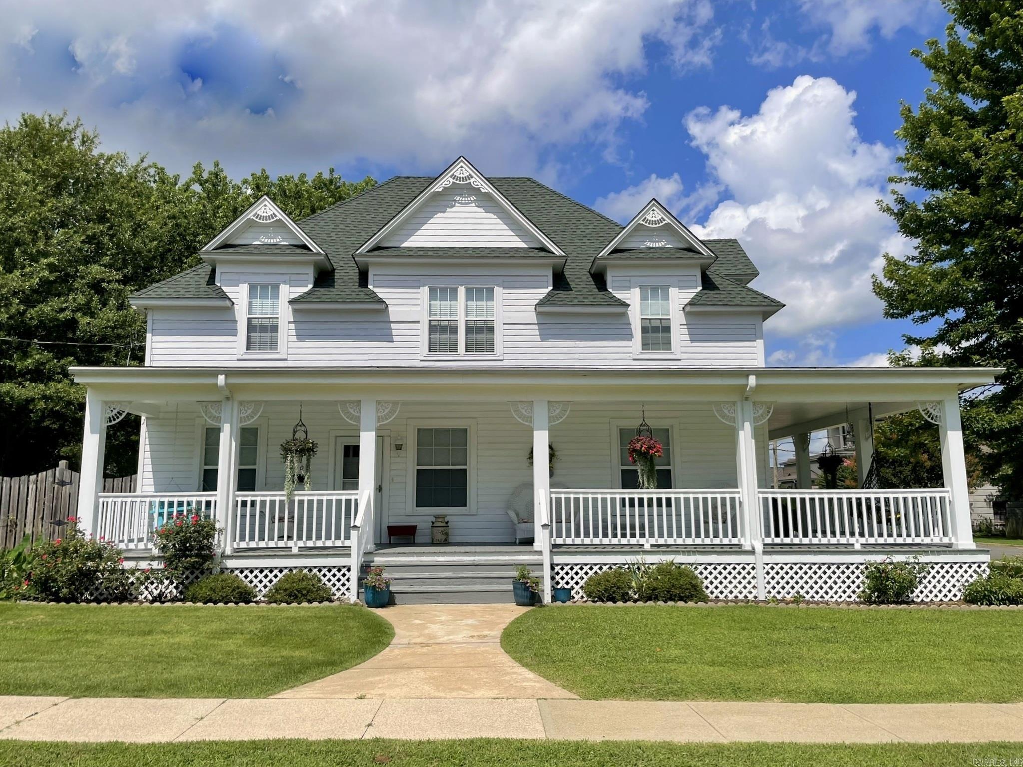 Property Photo: 310 Tenth Street AR 71953