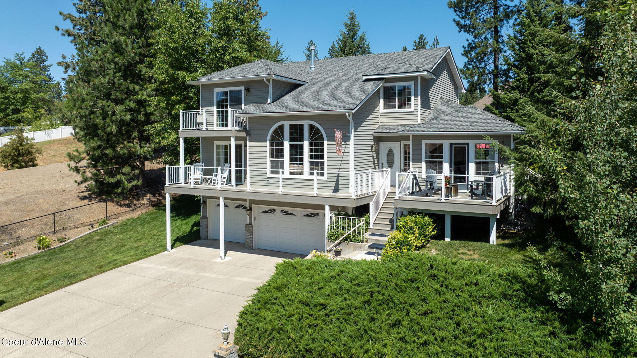 Property Photo: 5570 E Shoreline Dr ID 83854