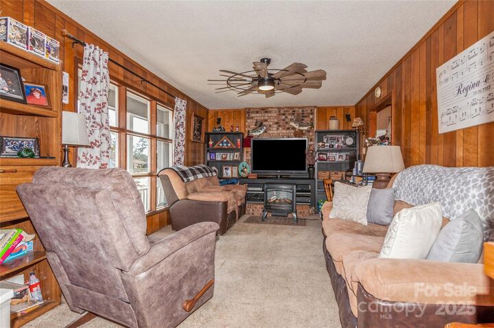 Property Photo: 511 E Church Street SC 29067