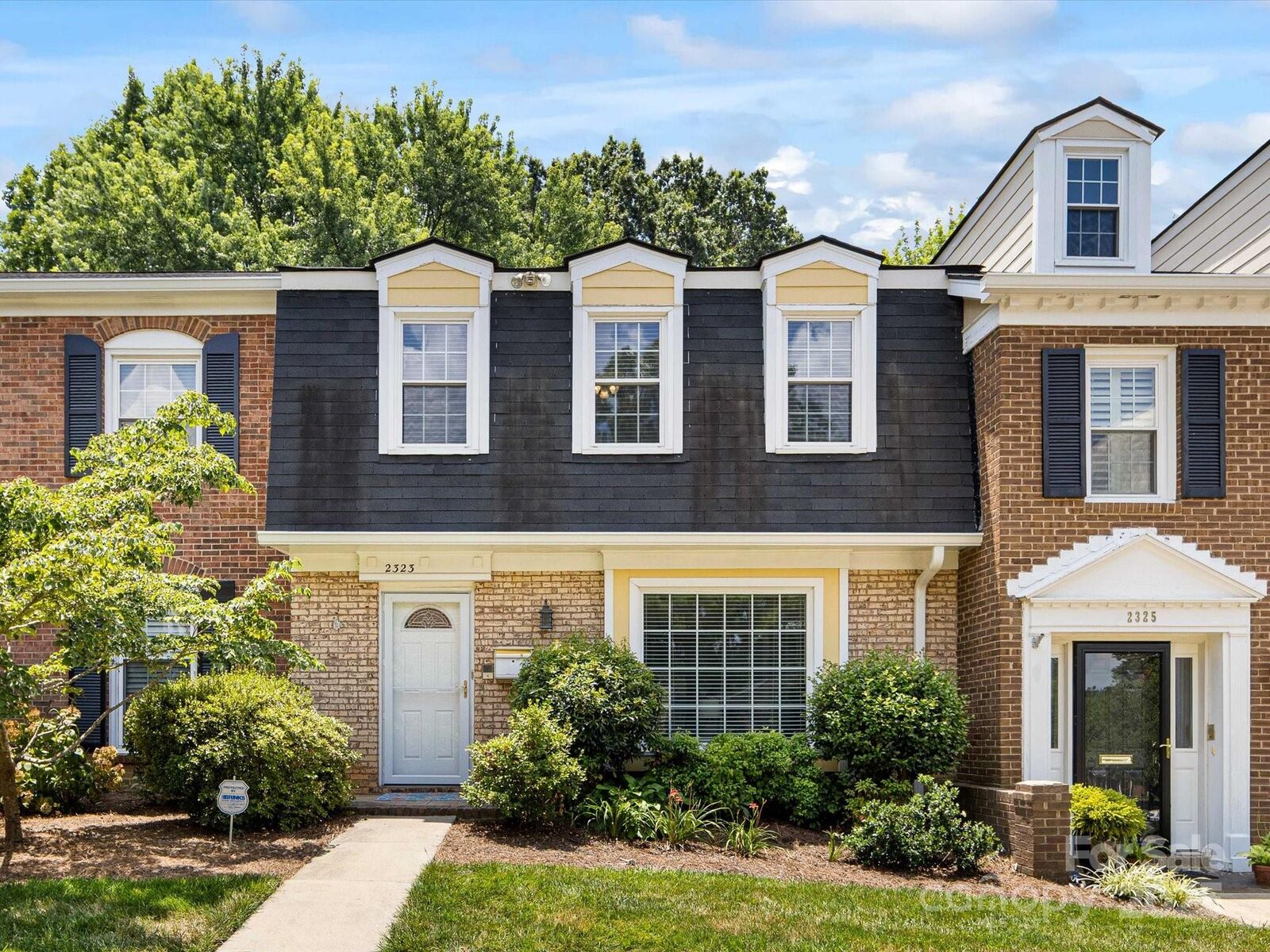 Property Photo: 2323 Hayloft Circle NC 28226