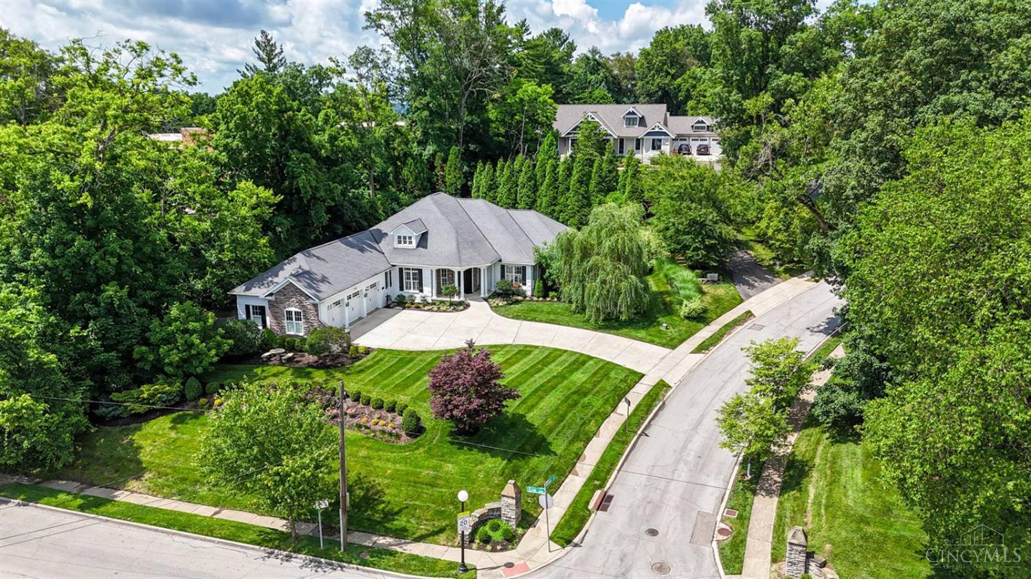 Property Photo: 3497 Bayard Drive OH 45208