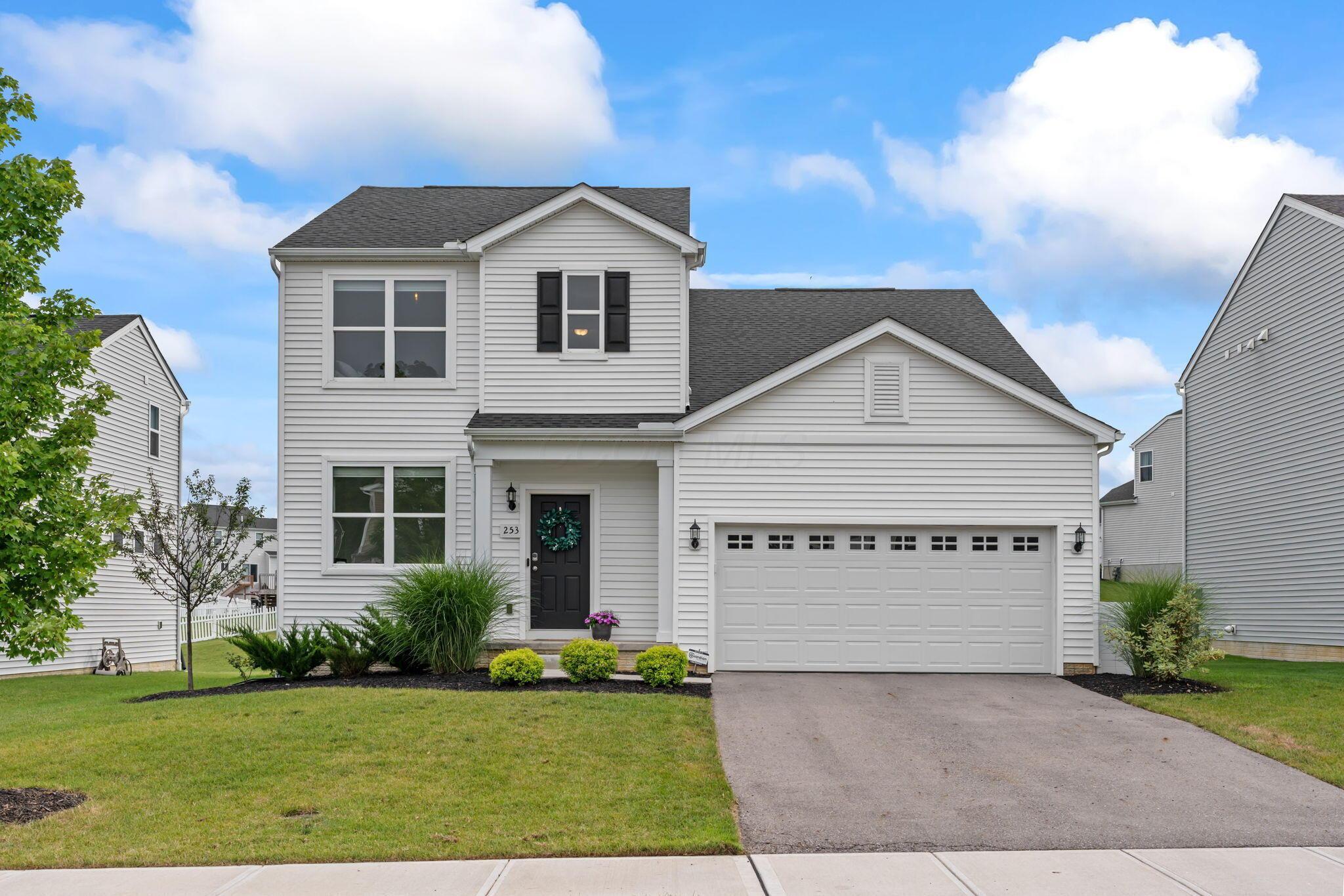 Property Photo:  253 Whitetail Trail  OH 43031 