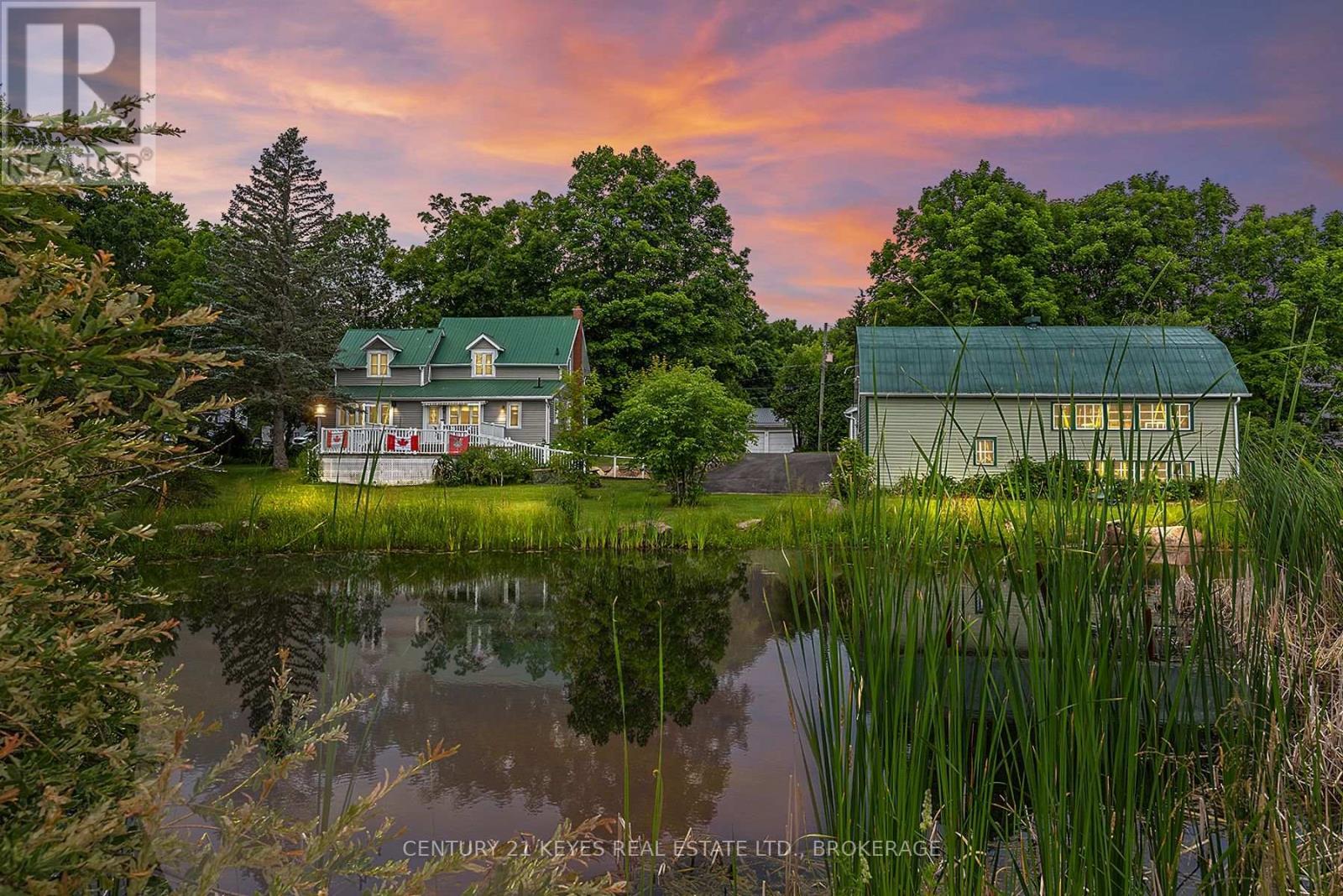 Photo de la propriété: 19 Old River Road ON K0E 1R0