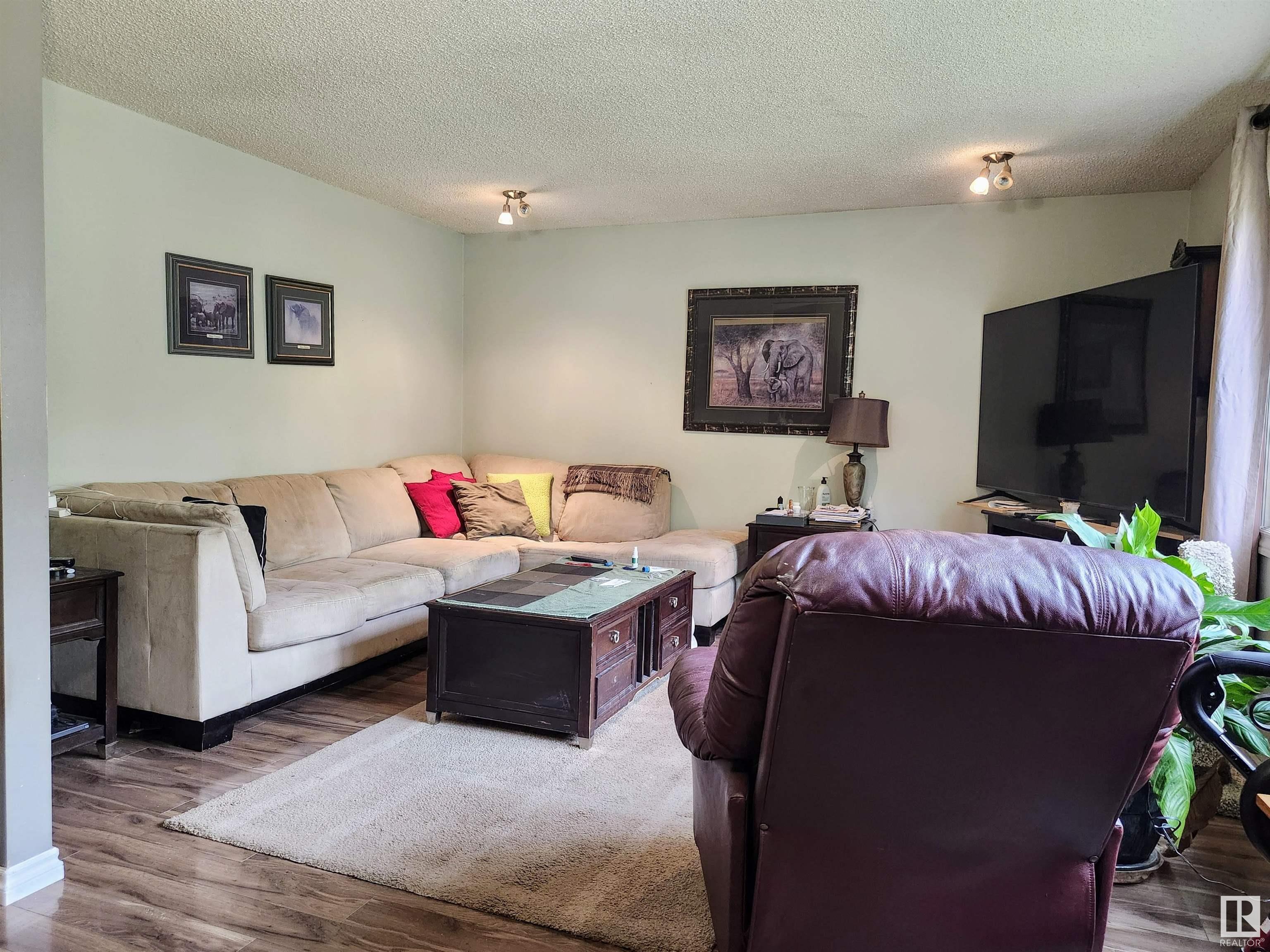 Property Photo:  16 Raven Drive  AB T8A 0C5 