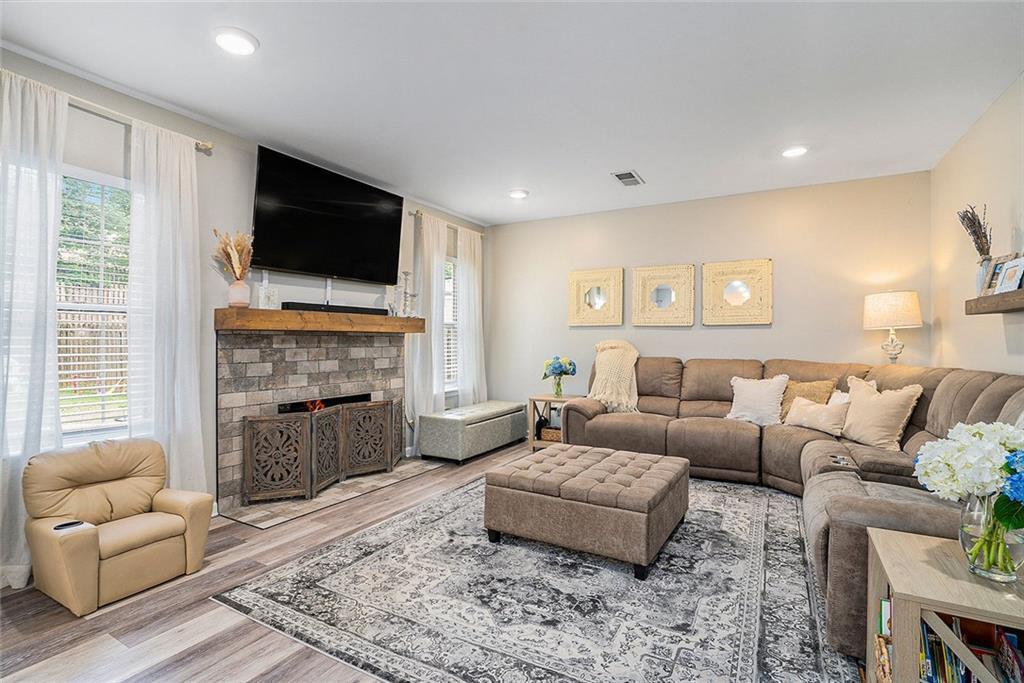Property Photo: 1040 Crabapple Lake Circle GA 30076