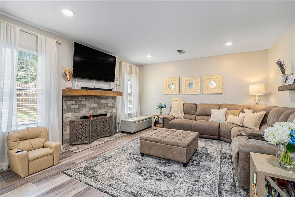 Property Photo: 1040 Crabapple Lake Circle GA 30076