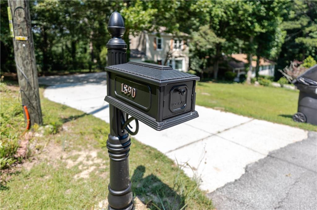 Property Photo: 1890 Westminister Way NW GA 30012