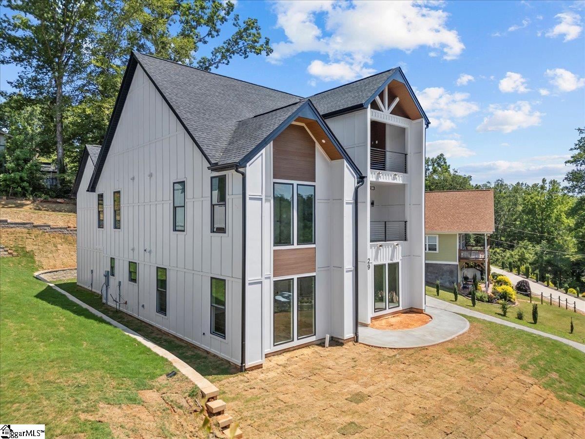 Property Photo: 29 Harbor Drive SC 29611
