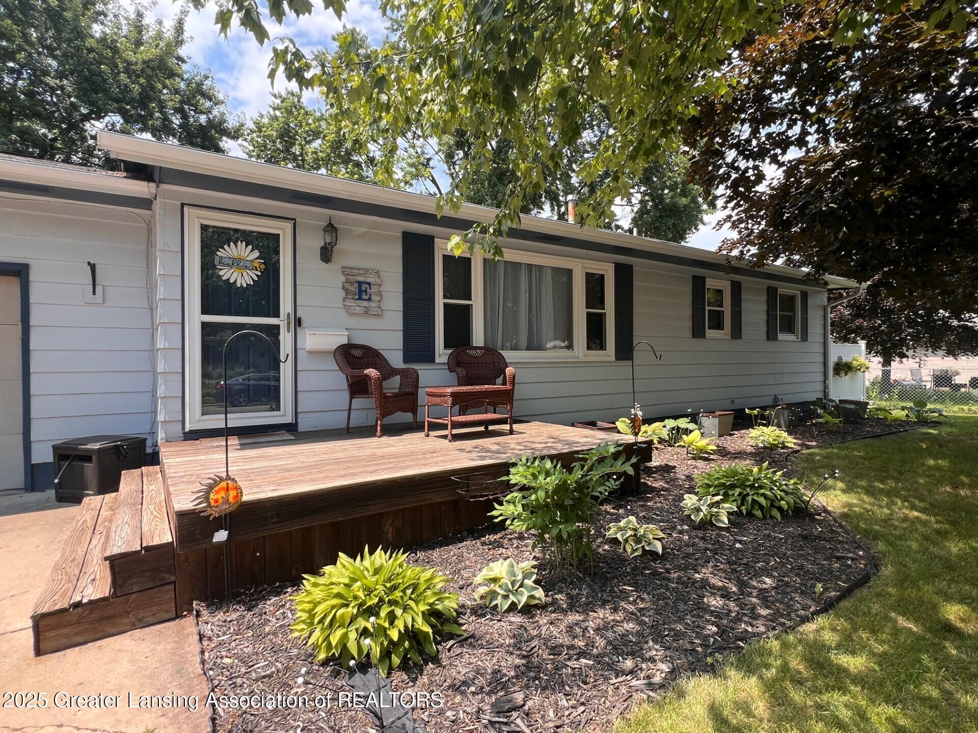 Property Photo:  709 N Mead Street  MI 48879 