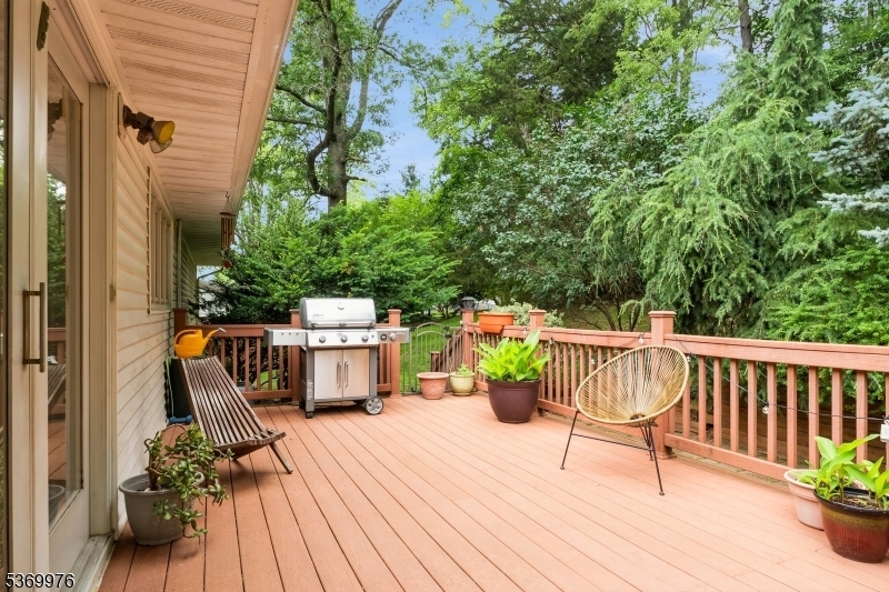 Property Photo: 11 Shadowlawn Dr NJ 07039