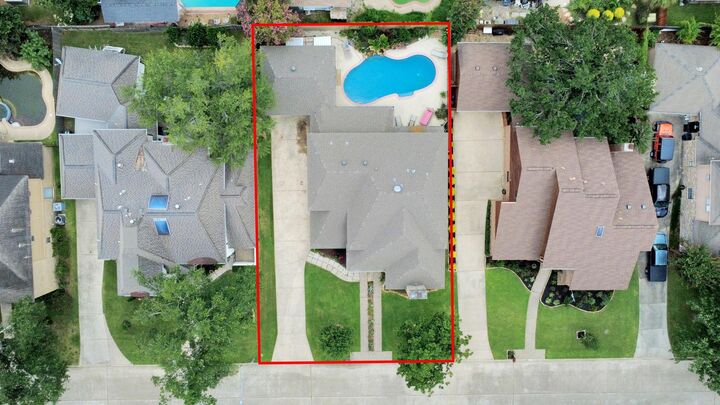 Property Photo: 6906 Apple Valley Lane TX 77069