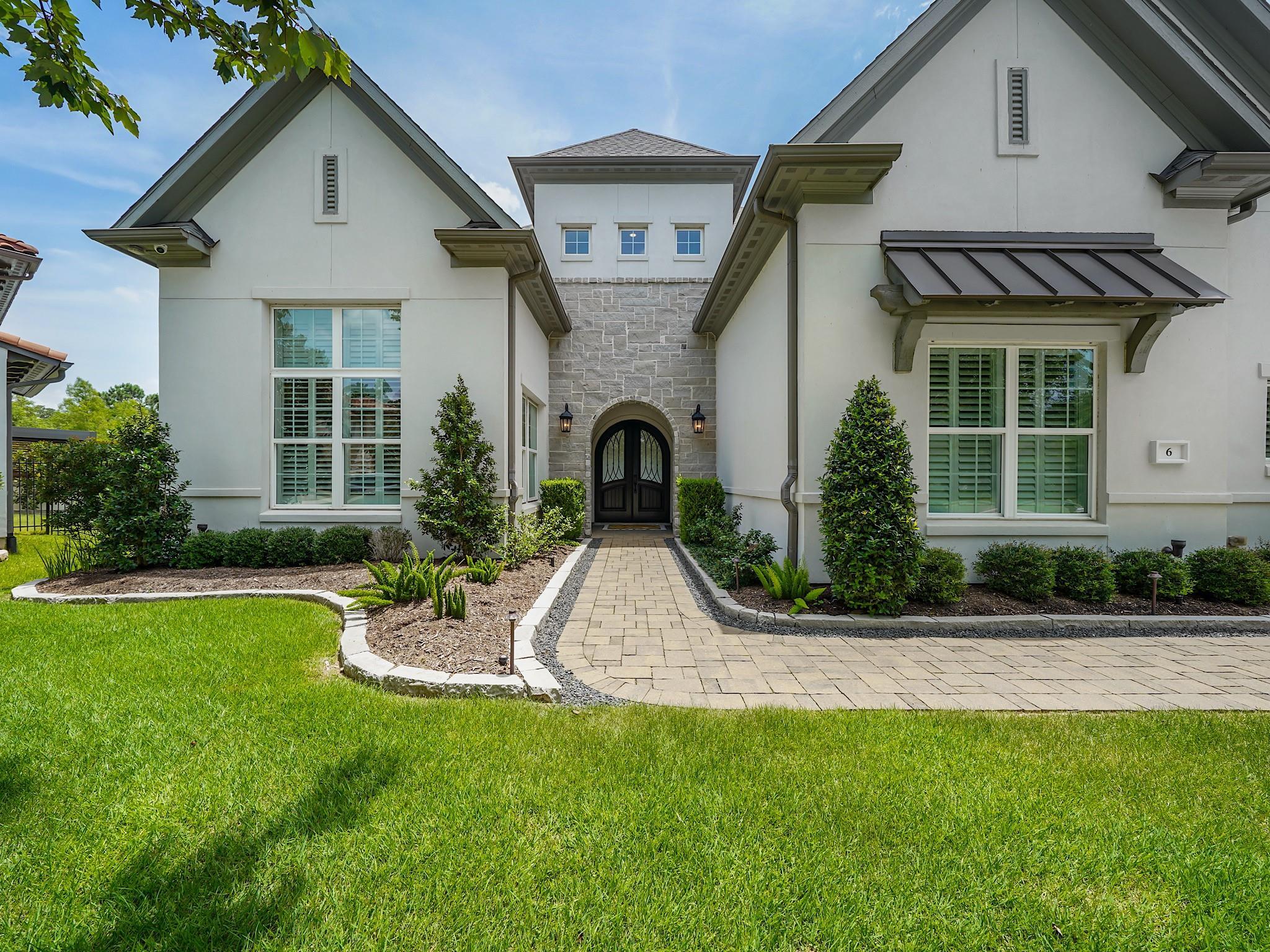 Property Photo: 6 Kimberling Court TX 77375