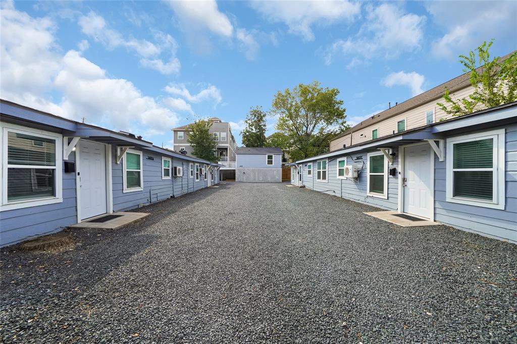 Property Photo: 5605 Petty Street A B E TX 77007