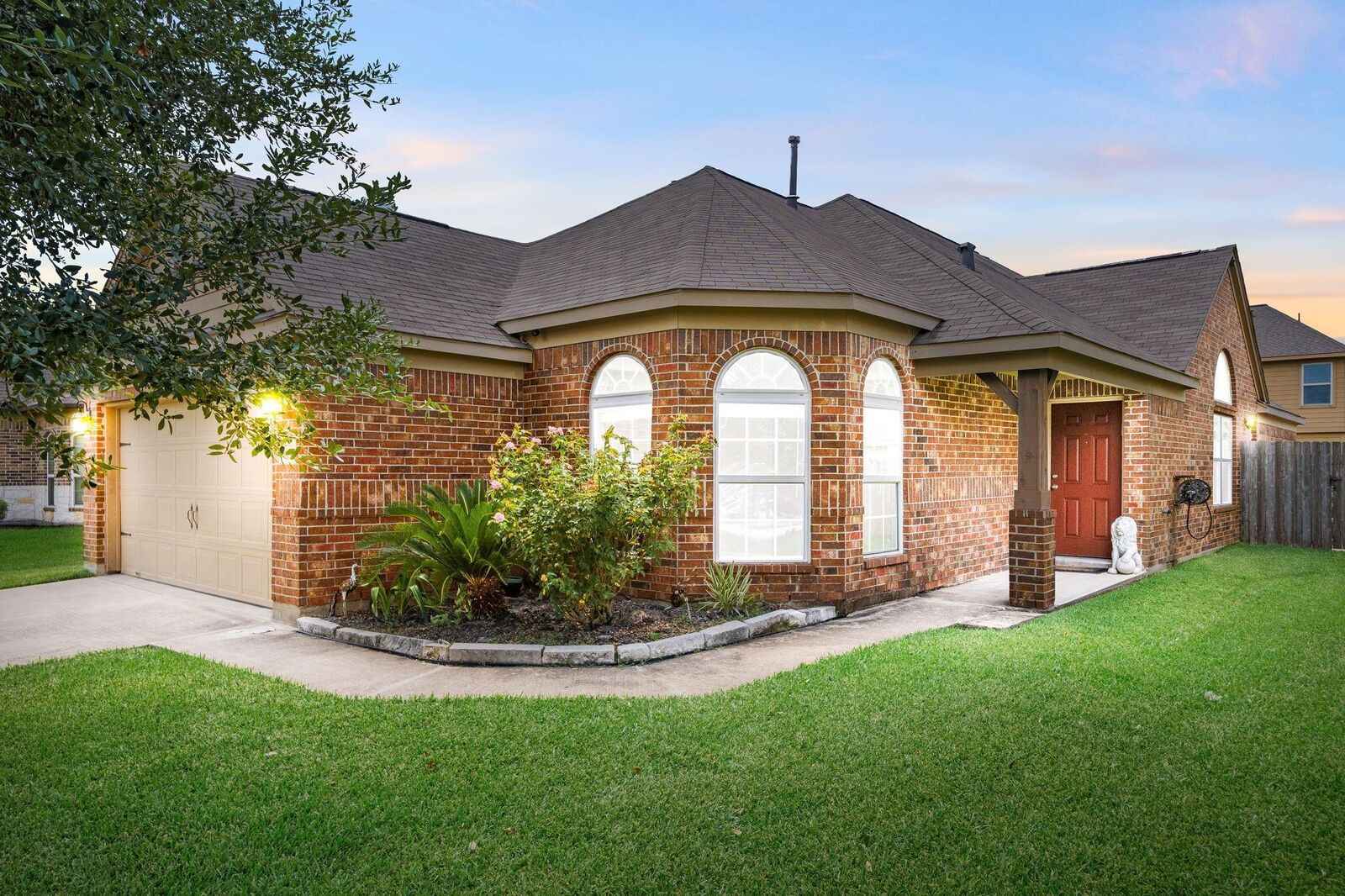 Property Photo: 2802 Finwood Drive TX 77471