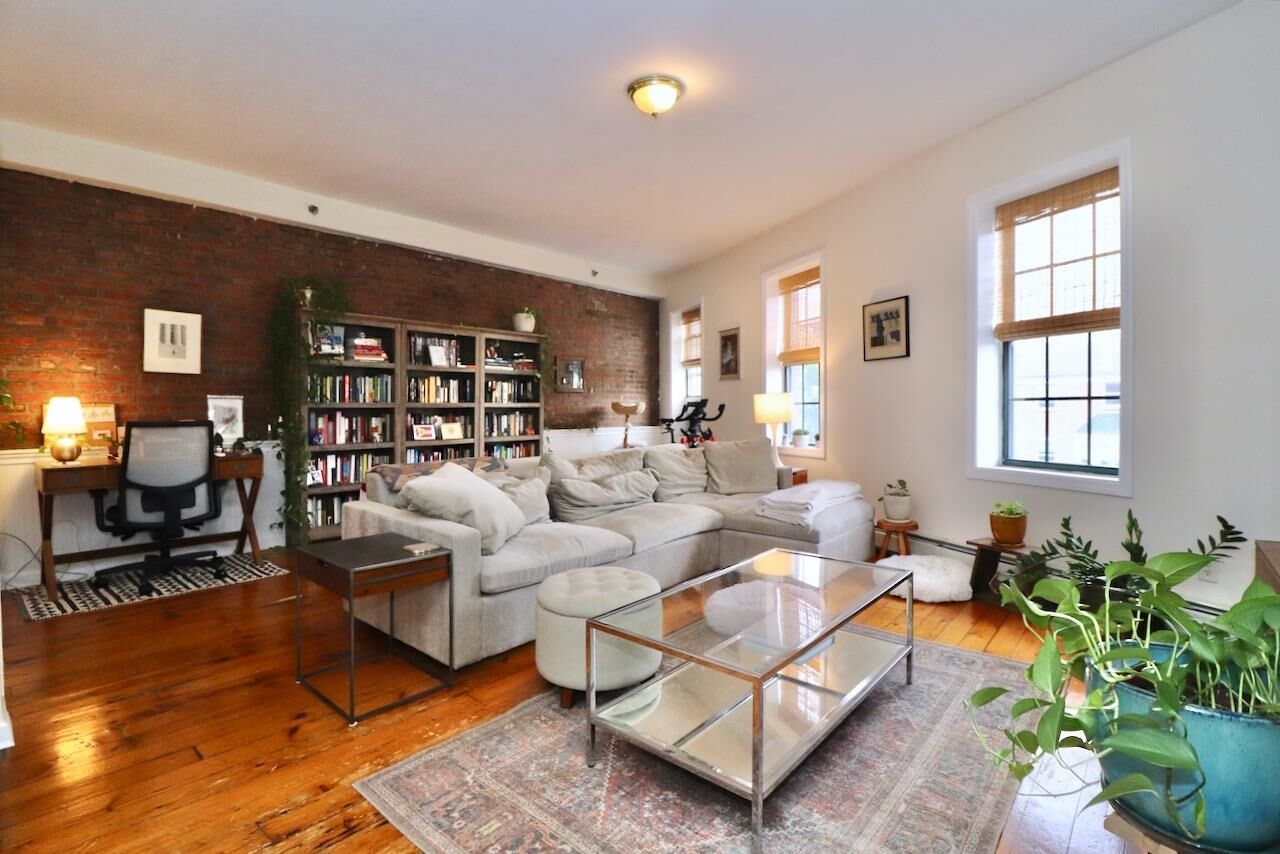 Property Photo:  260 Newark Ave 2  NJ 07302 