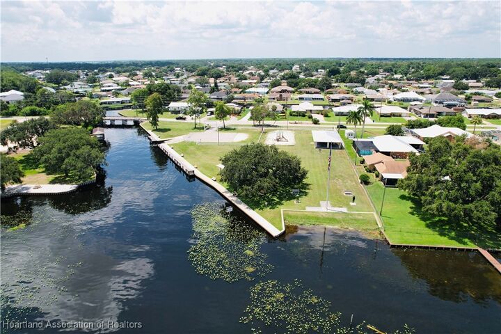 Property Photo:  112 Loquat Road NE  FL 33852 