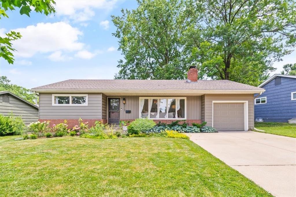 4717 W 76th Street  Prairie Village KS 66208 photo