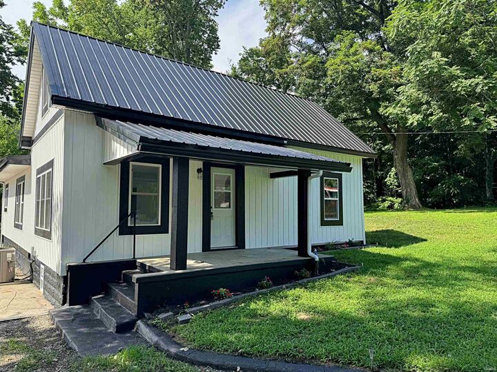 Property Photo: 305 E Jefferson Street IN 47528