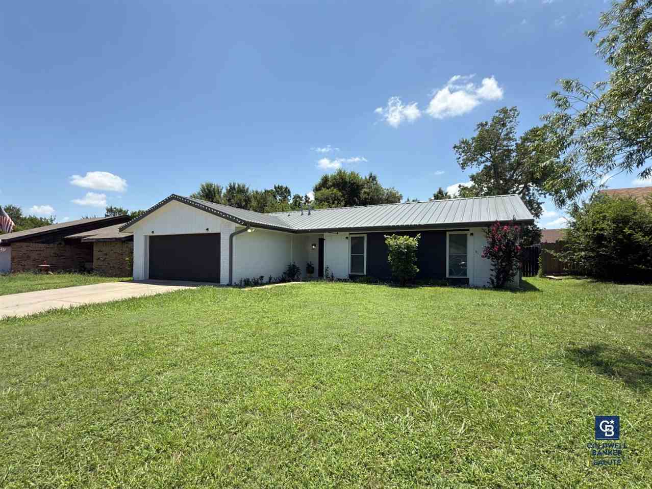 Property Photo: 7608 NW Kingsbury Ave OK 73505