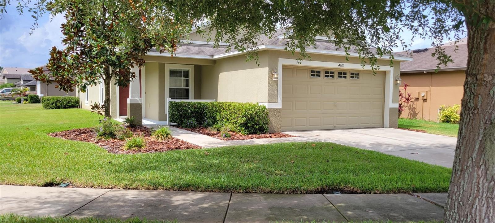Property Photo: 4201 Warwick Hills Drive FL 33543