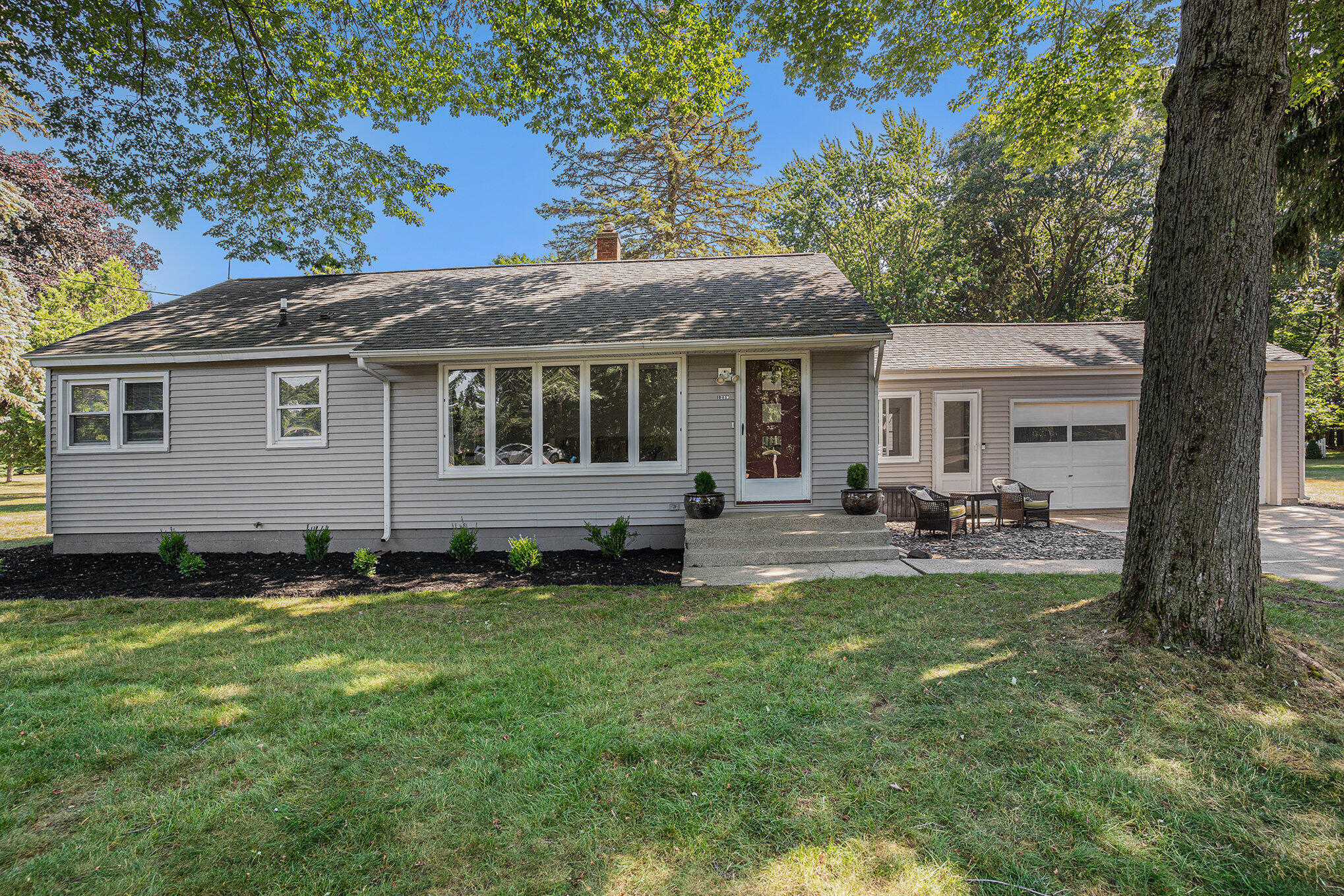 Property Photo:  1239 Ione Avenue  MI 49441 