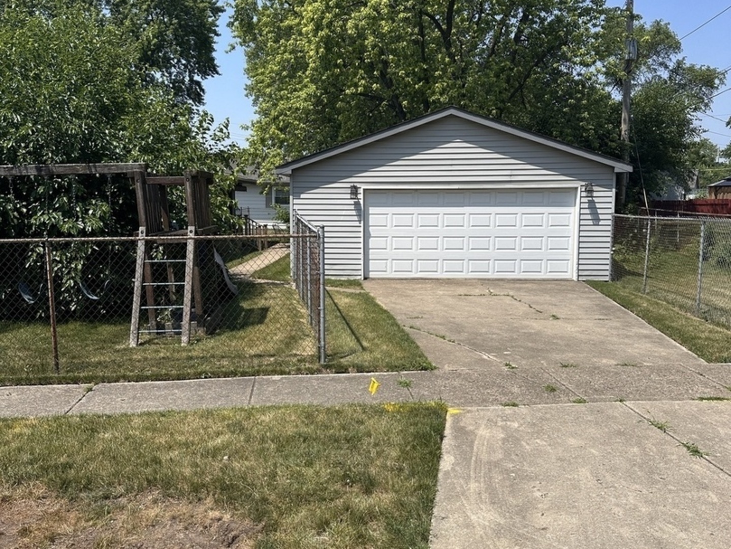 Property Photo: 1314 Moore Avenue IL 60174