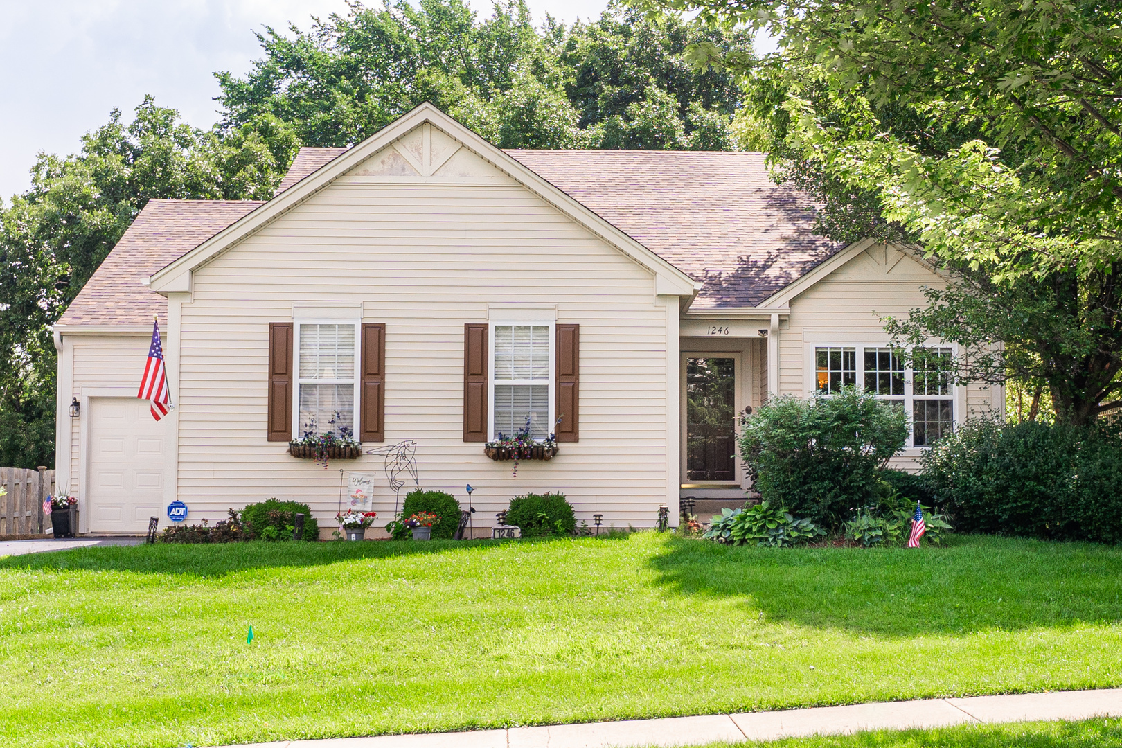 Property Photo: 1246 Water Stone Circle IL 60084